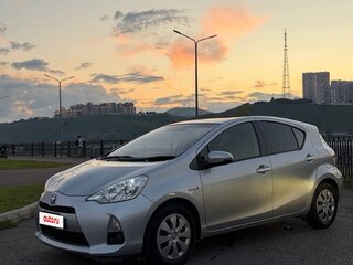 2014 Toyota Aqua I, серебристый, 900000 рублей, вид 2