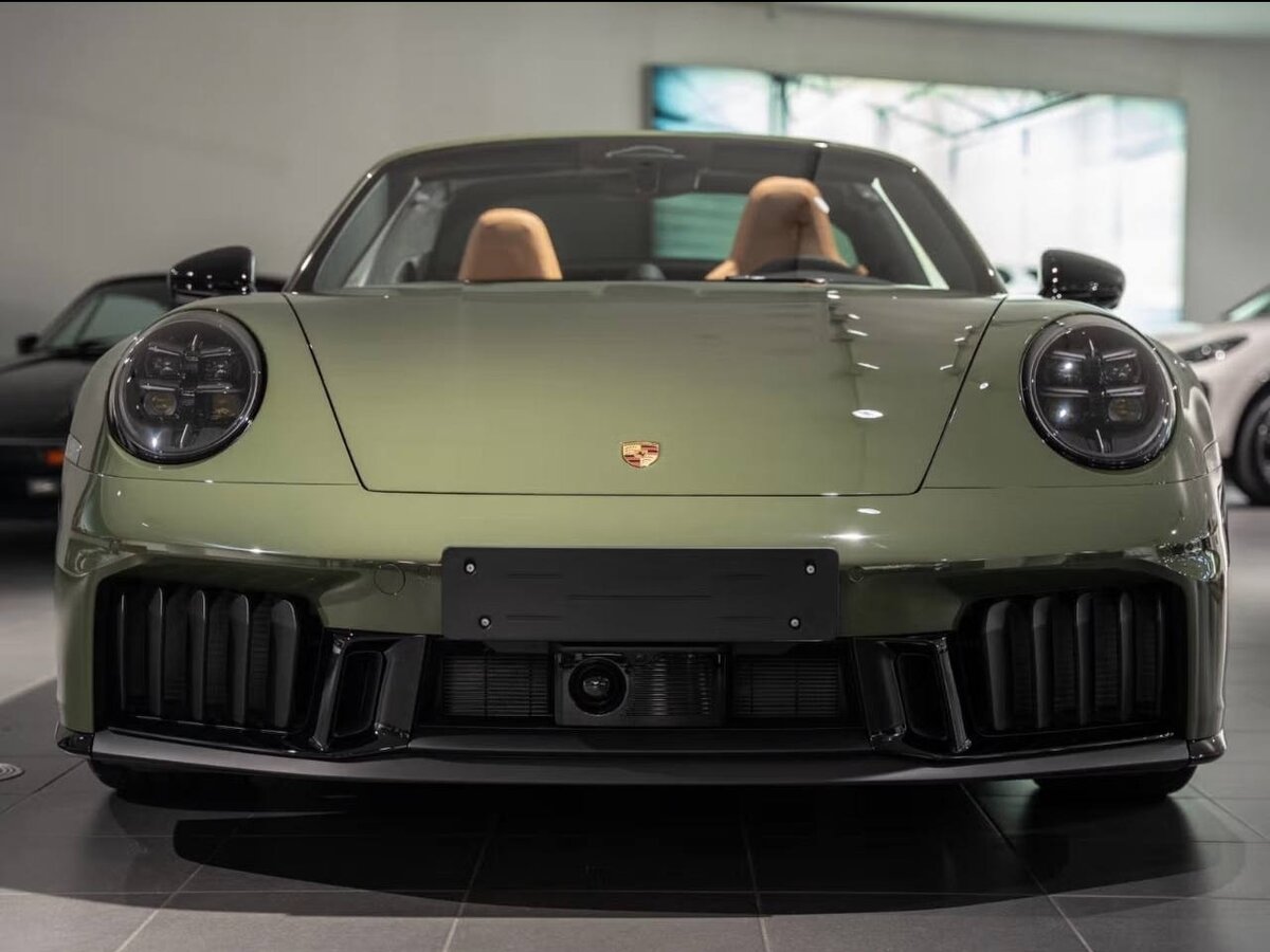 Открыть фотографии: Porsche 911 VIII (992) Рестайлинг