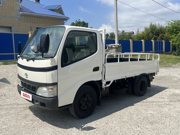 2004 Toyota Dyna, белый, 1450000 рублей
