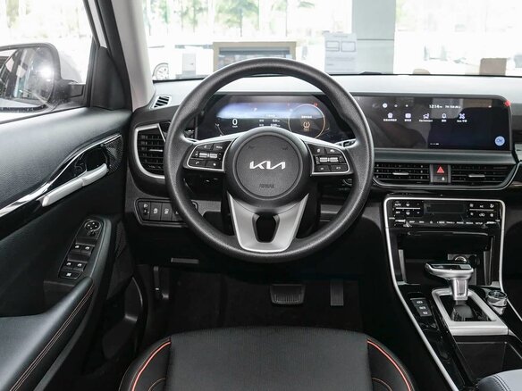 2026 Kia Seltos I Рестайлинг, белый - вид 8
