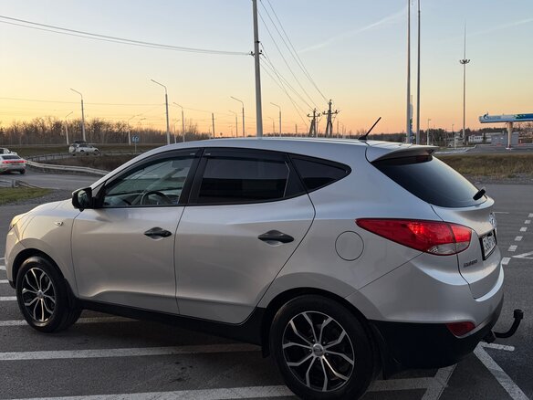 2011 Hyundai ix35 I, серебристый, 895000 рублей - вид 7