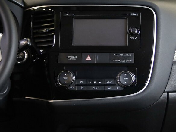 2014 Mitsubishi Outlander III, чёрный - вид 9