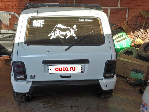 2016 Lada (ВАЗ) 2121 (4x4) Urban I Рестайлинг, белый, 500000 рублей - вид 2
