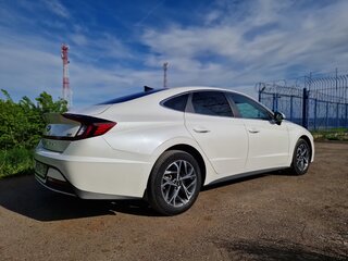 2022 Hyundai Sonata VIII (DN8), белый, 2650000 рублей, вид 4