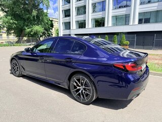 2021 BMW 5 серии 530d xDrive VII (G30/G31/G38) Рестайлинг, синий, 7100000 рублей, вид 3