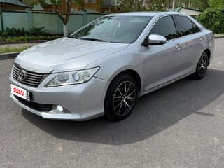 2011 Toyota Camry VII (XV50), серебристый, 1725000 рублей, вид 1