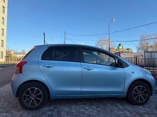 2005 Toyota Vitz II (XP90), голубой, 415000 рублей, вид 2