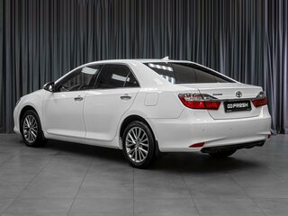 2017 Toyota Camry VII (XV50) Рестайлинг, белый, 2559000 рублей, вид 2