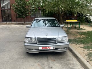 1998 Mercedes-Benz C-Класс 200 I (W202) Рестайлинг, белый, 580000 рублей, вид 4