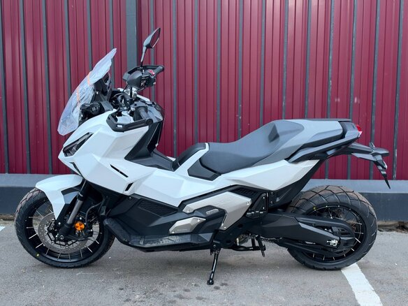 2026 Honda Forza, бежевый, 1600000 рублей - вид 10