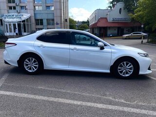 2020 Toyota Camry VIII (XV70), белый, 2100000 рублей, вид 5