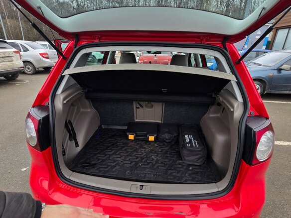 2011 Volkswagen Golf Plus II, красный - вид 12