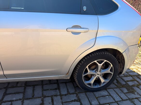 2008 Ford Focus II Рестайлинг, серебристый, 410000 рублей - вид 3