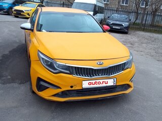 2019 Kia Optima IV Рестайлинг, жёлтый, 950000 рублей, вид 4