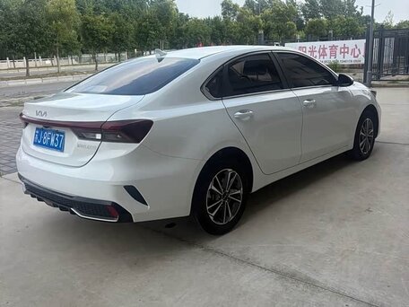 2023 Kia K3 II (China Market) Рестайлинг, белый, 1831000 рублей, вид 5