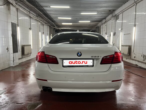 2012 BMW 5 серии 528i xDrive VI (F10/F11/F07), белый, 1950000 рублей - вид 10