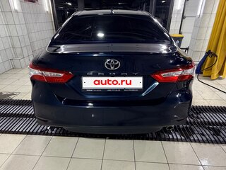 2018 Toyota Camry VIII (XV70), синий, 2875000 рублей, вид 5