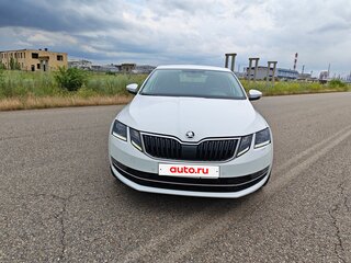 2017 Skoda Octavia III (A7) Рестайлинг, белый, 1580000 рублей, вид 3