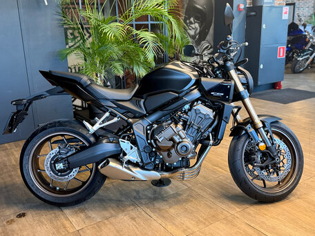 2025 Honda CB 650R, чёрный, 1450000 рублей, вид 2