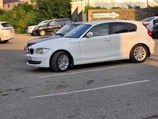2011 BMW 1 серии 116i I (E81/E82/E87/E88) Рестайлинг, белый, 850000 рублей, вид 5