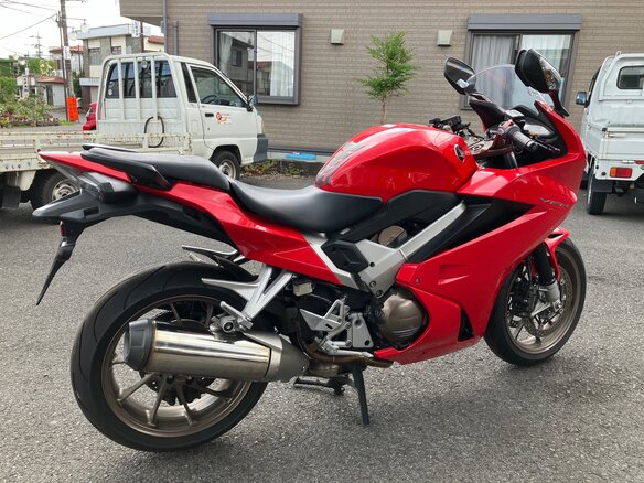 2014 Honda VFR 800, красный, 775000 рублей - вид 3