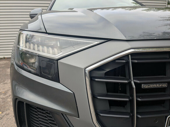 2019 Audi Q8 55 TFSI I (4M), серый, 4900000 рублей - вид 10