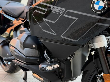 2025 BMW R 1300 RT, чёрный, 3350000 рублей, вид 2