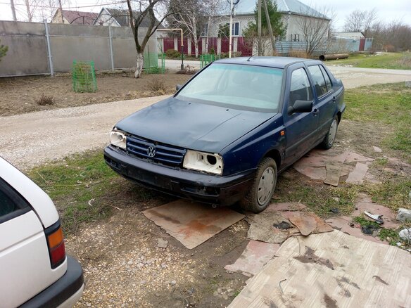 1993 Volkswagen Vento, синий, 100000 рублей - вид 3