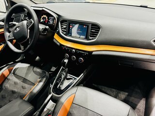 2026 Lada (ВАЗ) Vesta SW Cross I Рестайлинг (NG), коричневый, 2118000 рублей, вид 2