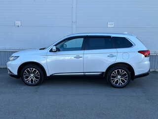 2018 Mitsubishi Outlander III Рестайлинг 2, белый, 2440000 рублей, вид 5