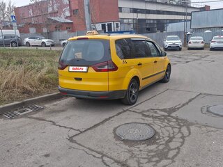 2014 Ford Galaxy II Рестайлинг, жёлтый, 600000 рублей, вид 4