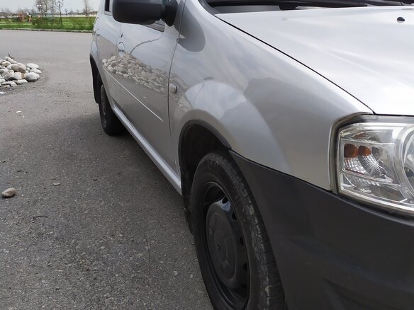 2013 Renault Logan I Рестайлинг, серебристый, 363000 рублей - вид 3