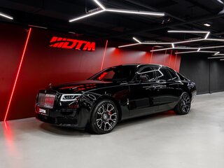 2022 Rolls-Royce Ghost Black Badge II (Series I), чёрный, 30900000 рублей, вид 1