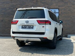 2021 Toyota Land Cruiser 300 Series, белый, 10590000 рублей, вид 4