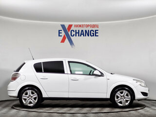2011 Opel Astra H Рестайлинг, белый, 269000 рублей, вид 3