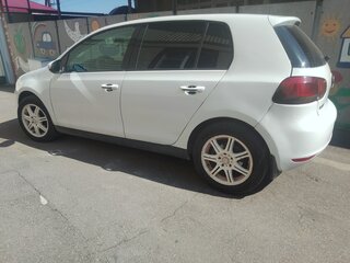 2011 Volkswagen Golf VI, белый, 650001 рублей, вид 3