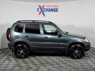 2017 Chevrolet Niva I Рестайлинг, зелёный, 663000 рублей, вид 4