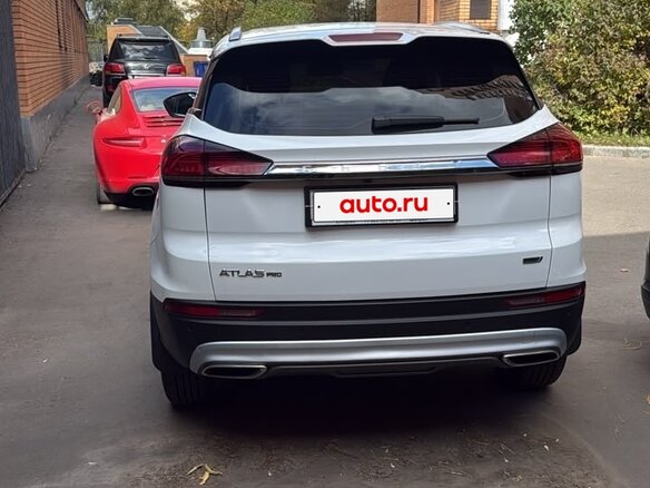 2022 Geely Atlas Pro, белый, 2150000 рублей - вид 2