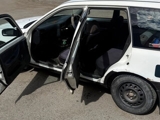 1999 Nissan Wingroad I (Y10), белый, 225000 рублей, вид 2