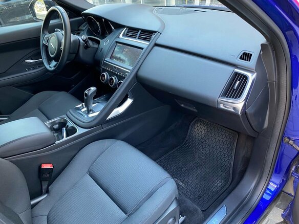 2020 Jaguar E-Pace I, синий, 3170000 рублей - вид 10