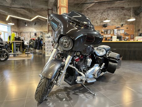 2019 Harley-Davidson CVO Street Glide, серый, 2950000 рублей, вид 1