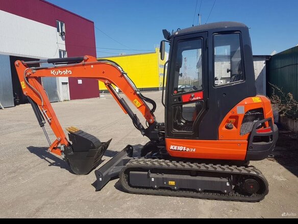 2018 Kubota Миниэкскаваторы, красный, 2500000 рублей