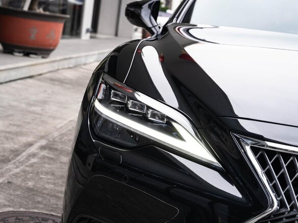 2025 Lexus LS 500h V Рестайлинг, чёрный, 16666666 рублей - вид 5