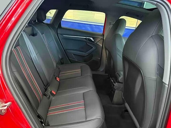2022 Audi A3 Sportback 35 TFSI IV (8Y), красный, 2360000 рублей - вид 21