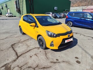 2012 Toyota Aqua I, жёлтый, 670000 рублей, вид 3