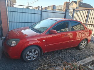 2010 Kia Rio II Рестайлинг, красный, 570000 рублей, вид 3