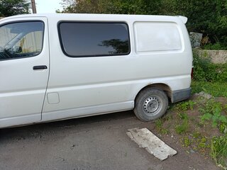 1999 Toyota HiAce XH10, белый, 660000 рублей, вид 3