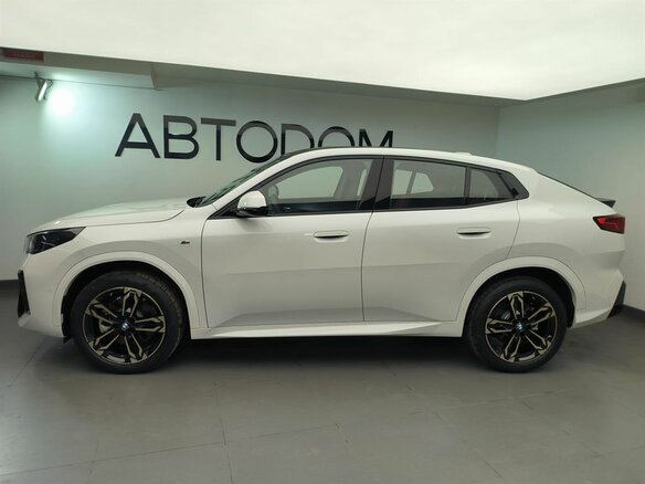 2025 BMW X2 xDrive25i II (U10), белый - вид 5
