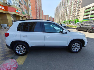 2012 Volkswagen Tiguan I Рестайлинг, белый, 1450000 рублей, вид 2