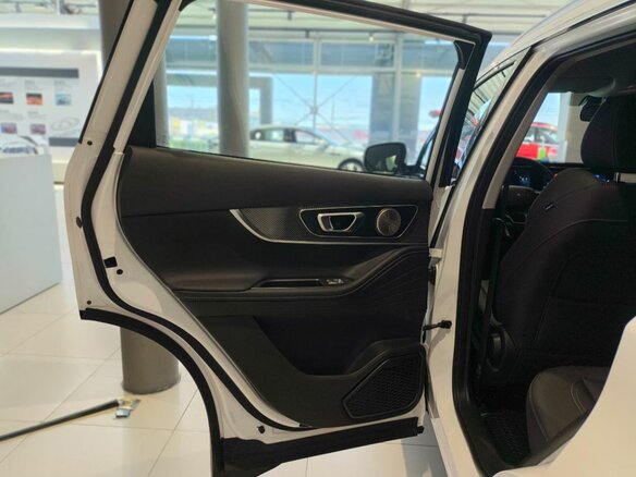 2025 Chery Tiggo 7L I, белый, 2735000 рублей - вид 18